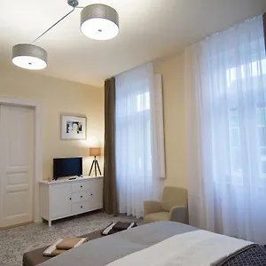 Apartament Zora, Eger